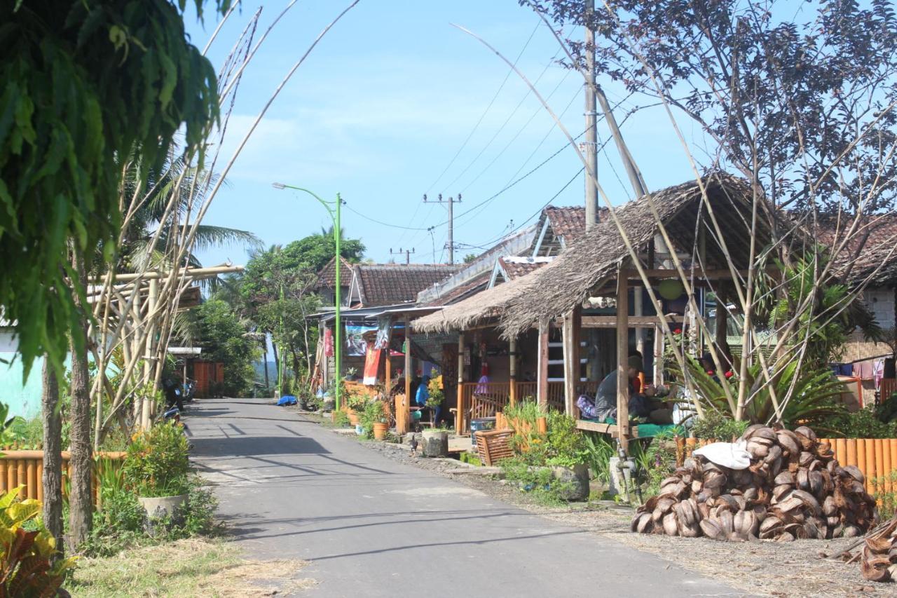 Agus Hidden Homestay - Banjar Sweet Village Banyuwangi  Exterior photo